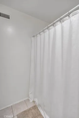Bathroom 2 Tub