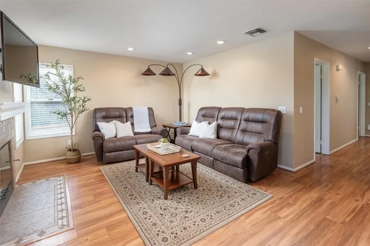 27772 Ron Ridge Drive, Saugus, California 91350