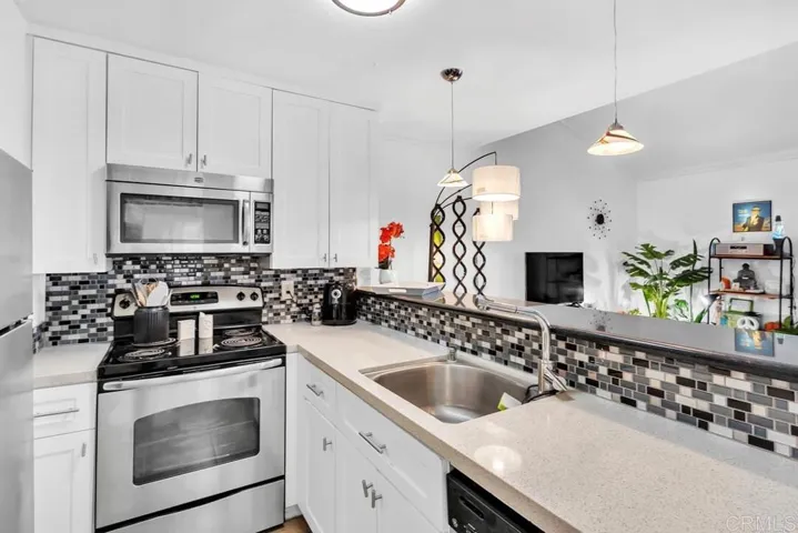 1855 Diamond St 312, San Diego, California 92109
