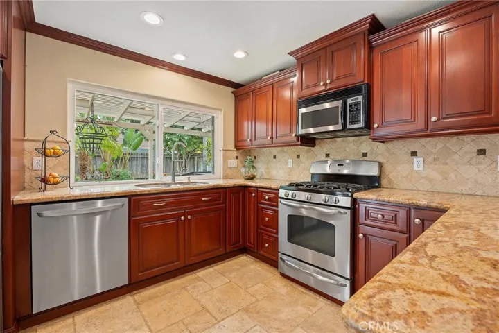 2912 Hickory Place, Fullerton, California 92835