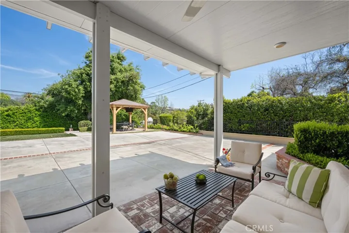 1824 Oakwood Avenue, Arcadia, California 91006