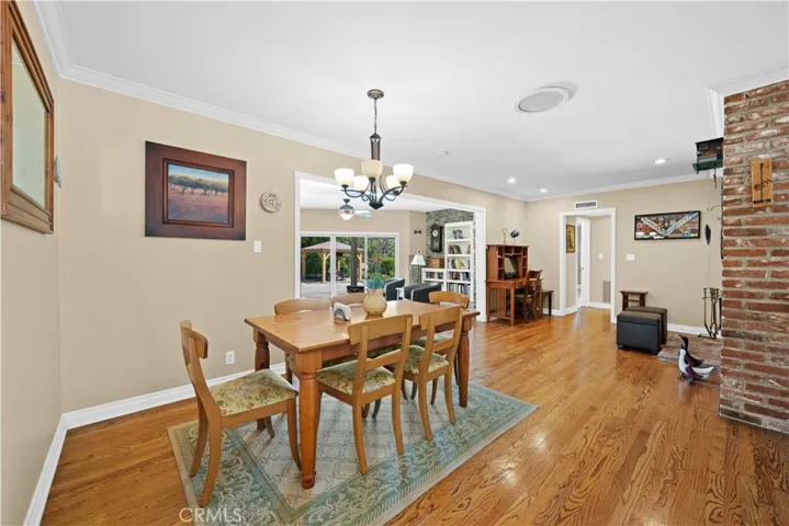 Den/Informal dining