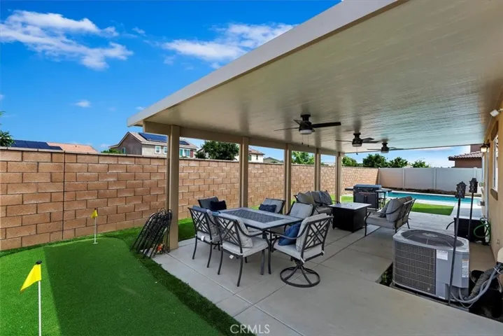Backyard - Mini putting-green