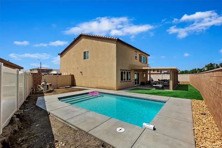 Backyard - Brand new pool