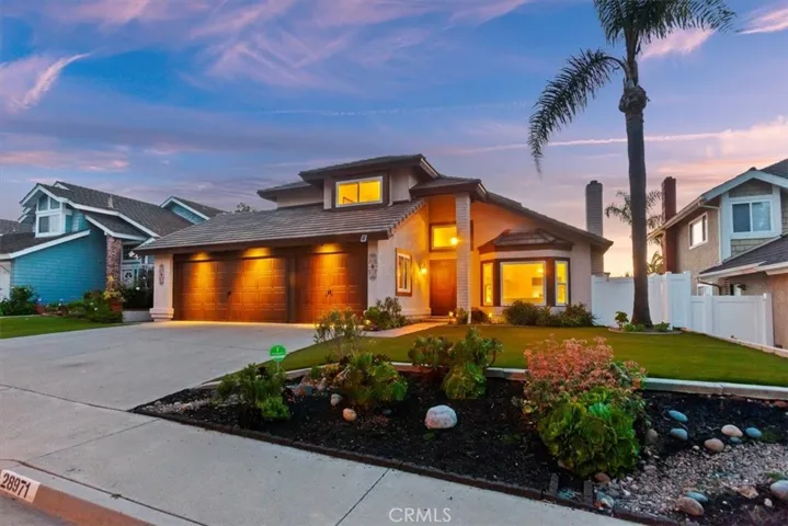 Welcome Home to 28971 Mira Vista