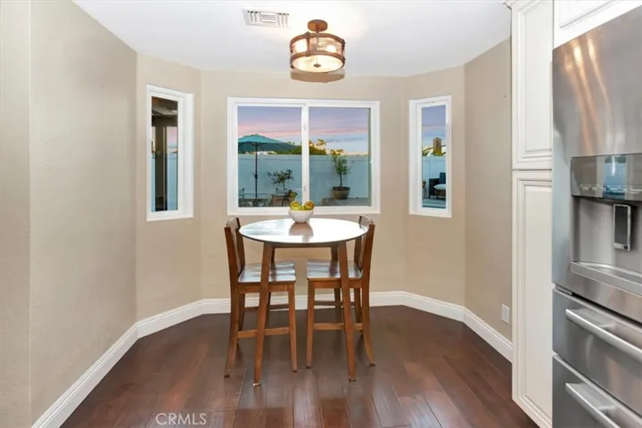 Eating nook in kitchen