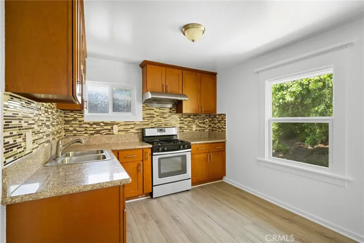 1443 Lake Street, Glendale, California 91201