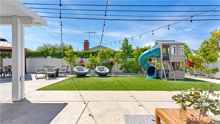 Huge Backyard - 6000sqft Lot