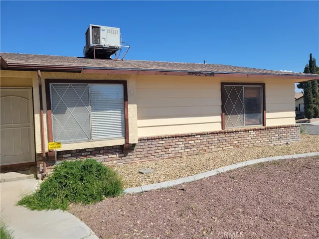 445 Fenmore Drive, Barstow, California 92311