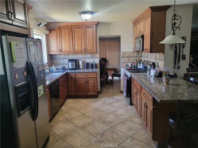 445 Fenmore Drive, Barstow, California 92311
