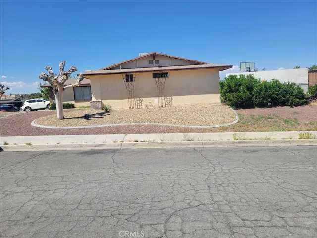 445 Fenmore Drive, Barstow, California 92311