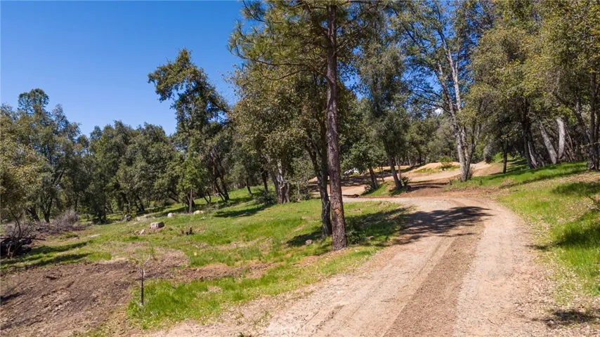 5093 Worman Road, Ahwahnee, California 93601