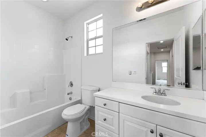 955 Sweetbriar Lane F, Azusa, California 91702