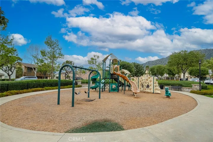 955 Sweetbriar Lane F, Azusa, California 91702