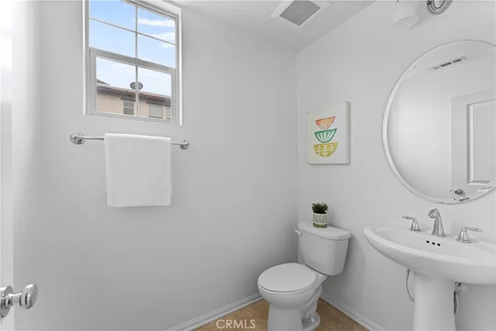 955 Sweetbriar Lane F, Azusa, California 91702