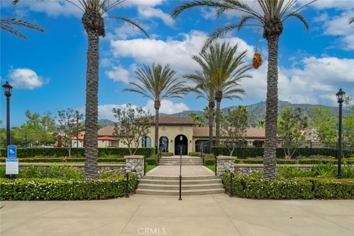 955 Sweetbriar Lane F, Azusa, California 91702