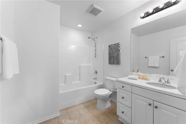 955 Sweetbriar Lane F, Azusa, California 91702
