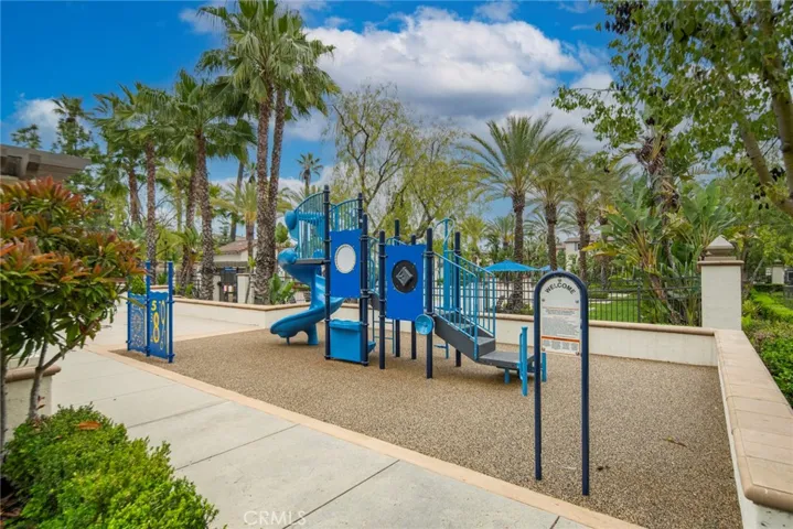 955 Sweetbriar Lane F, Azusa, California 91702