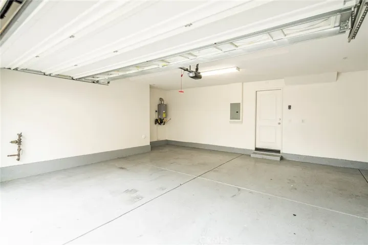 955 Sweetbriar Lane F, Azusa, California 91702