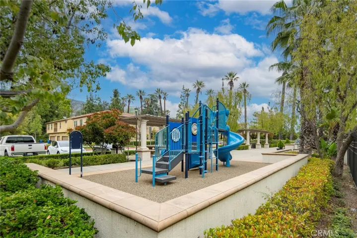 955 Sweetbriar Lane F, Azusa, California 91702