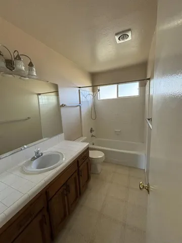 1226 Hanson Ln, Ramona, California 92065