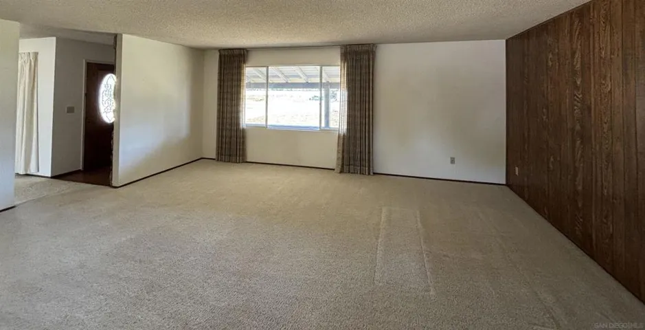 1226 Hanson Ln, Ramona, California 92065