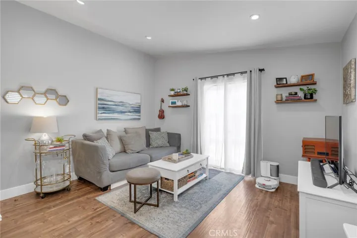 5330 Rose Avenue, Long Beach, California 90805