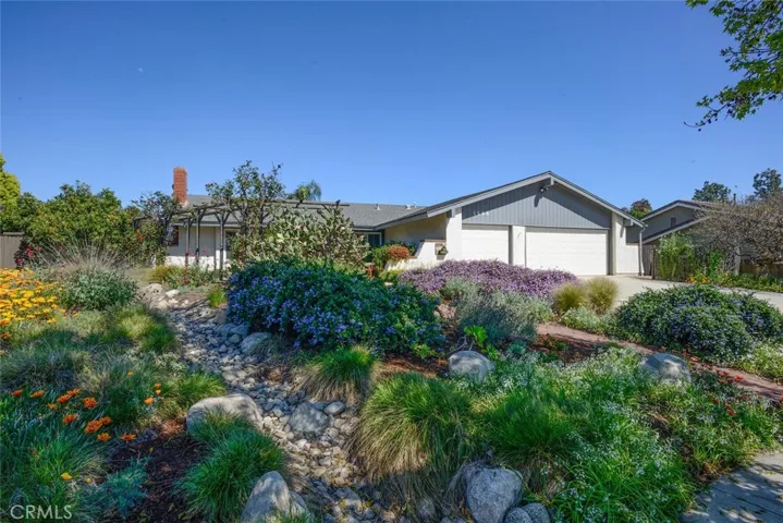 Tasteful drought resistant,lush landscaping
