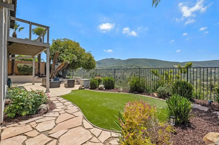 856 Windridge Circle, San Marcos, California 92078