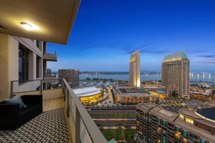 550 Front St. 2304, San Diego, California 92101