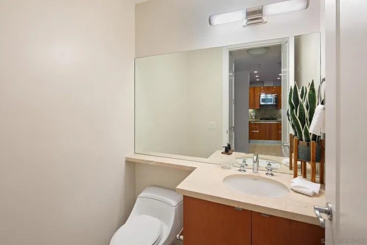 550 Front St. 2304, San Diego, California 92101