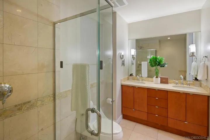 550 Front St. 2304, San Diego, California 92101