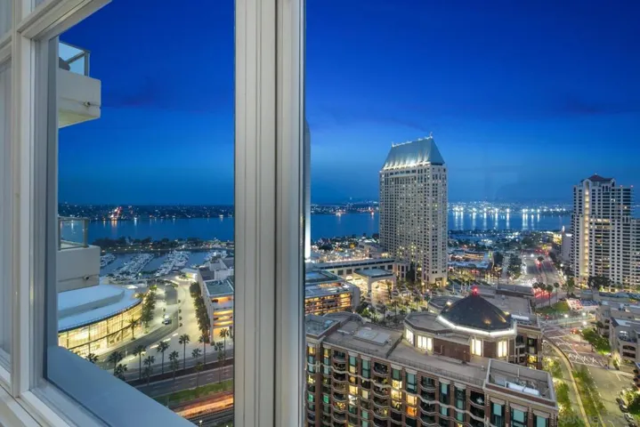 550 Front St. 2304, San Diego, California 92101