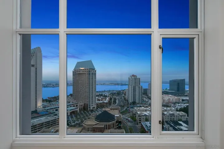 550 Front St. 2304, San Diego, California 92101