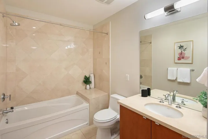 550 Front St. 2304, San Diego, California 92101