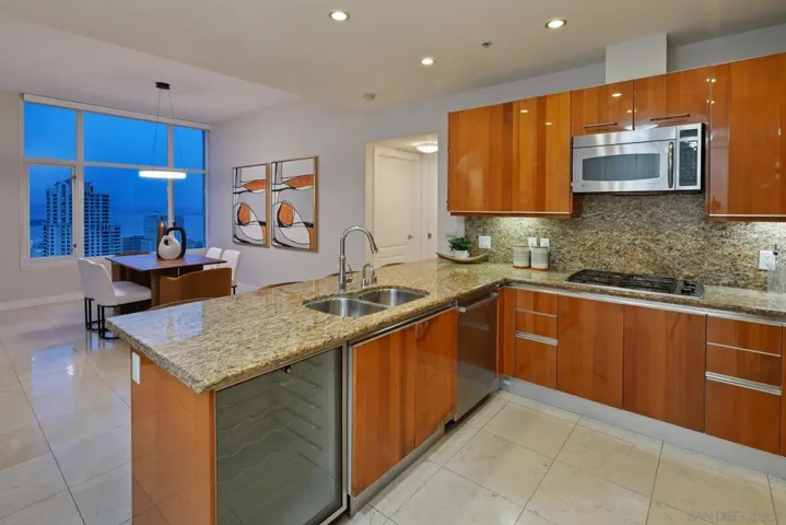 550 Front St. 2304, San Diego, California 92101