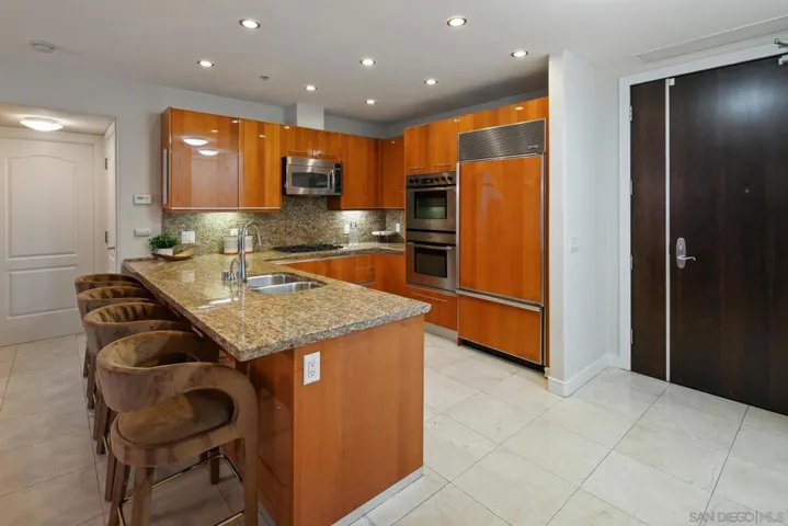 550 Front St. 2304, San Diego, California 92101