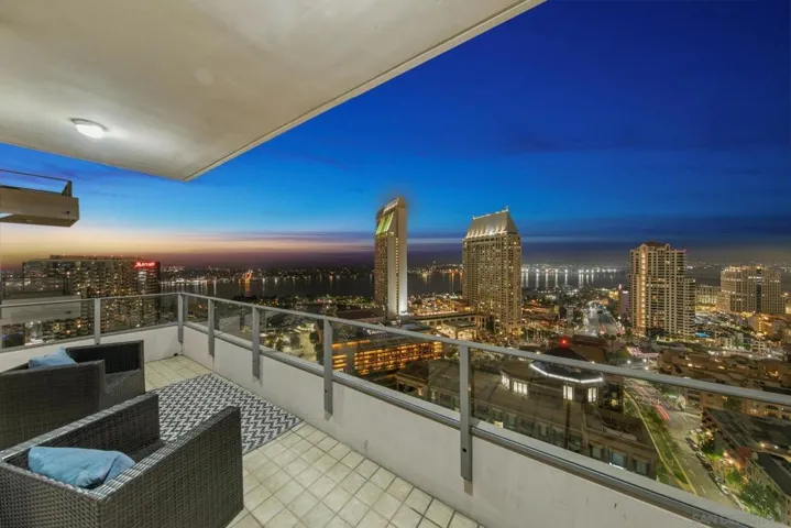 550 Front St. 2304, San Diego, California 92101