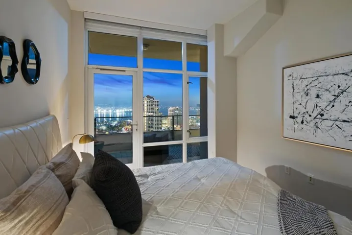 550 Front St. 2304, San Diego, California 92101