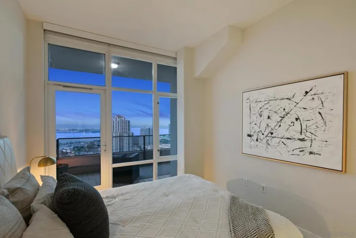 550 Front St. 2304, San Diego, California 92101