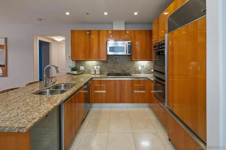 550 Front St. 2304, San Diego, California 92101