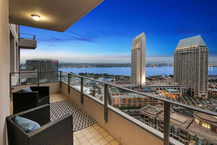 550 Front St. 2304, San Diego, California 92101
