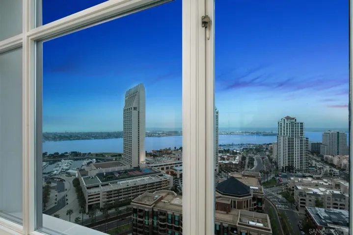 550 Front St. 2304, San Diego, California 92101