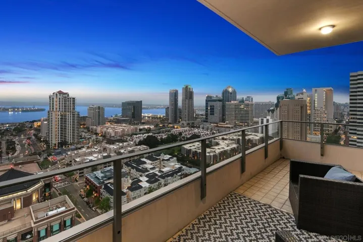 550 Front St. 2304, San Diego, California 92101