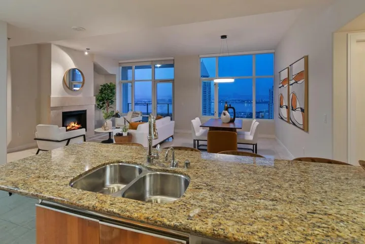 550 Front St. 2304, San Diego, California 92101