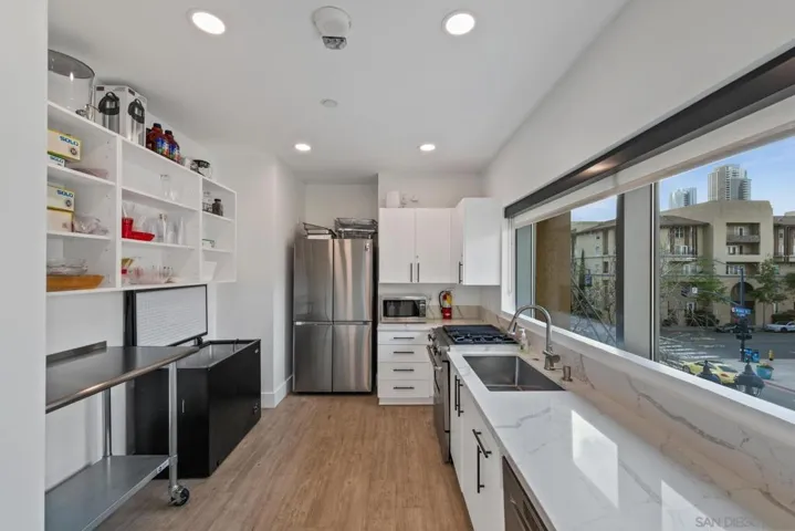 550 Front St. 2304, San Diego, California 92101
