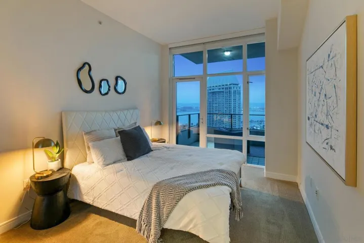 550 Front St. 2304, San Diego, California 92101