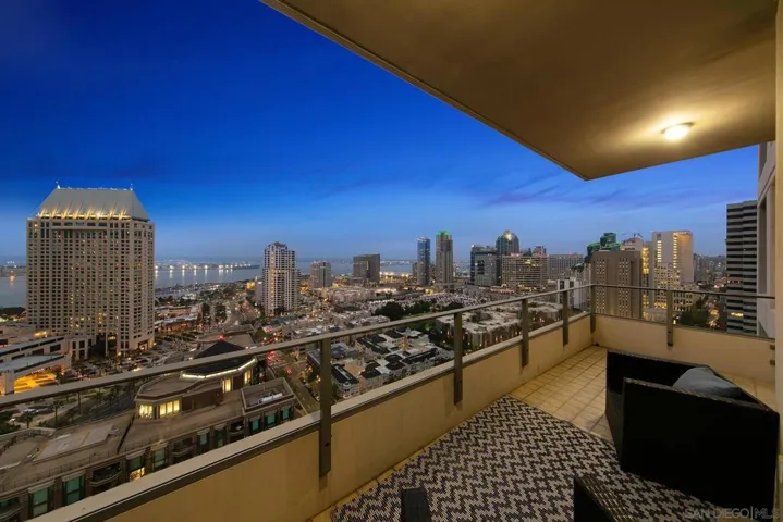 550 Front St. 2304, San Diego, California 92101