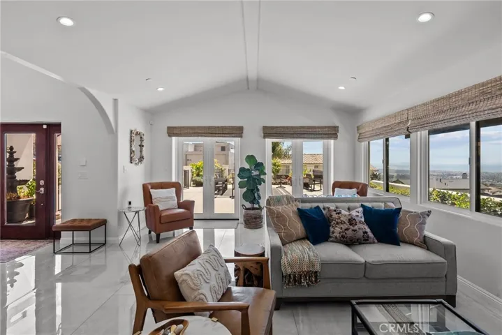 5543 Kailas St., Ventura, California 93003