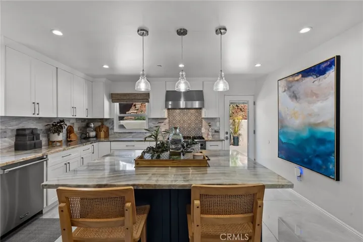 5543 Kailas St., Ventura, California 93003